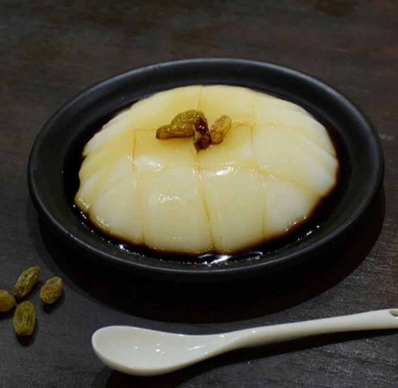 宜宾特色小吃之双河凉糕 葡萄井水很特别,双河人就用葡萄井的泉水泡米