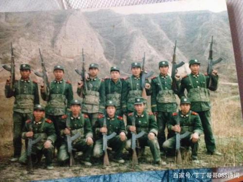 翻阅二十八年前的照片,回到在陕北高原的警营生活