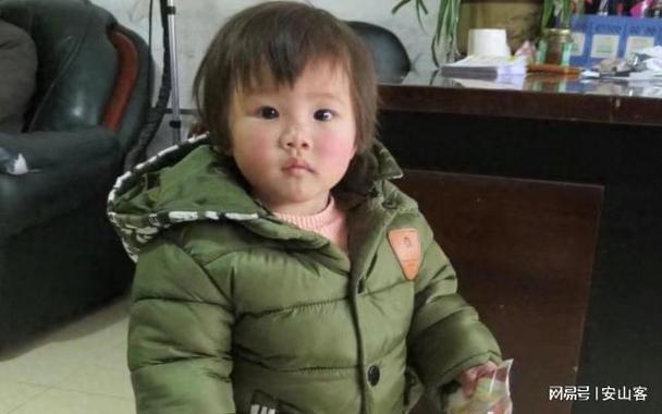 小湘君6个月大时,被亲生父母丢在医院门口.