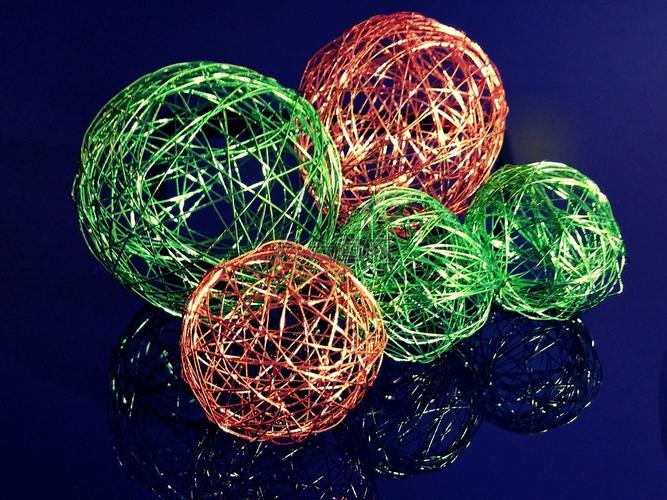 本次高清图库                        作品主题是钢丝球,线,绿色
