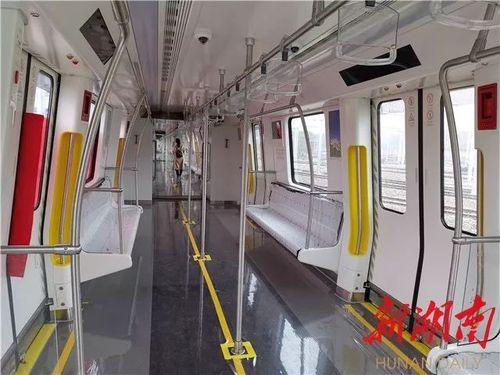 长沙地铁5号线首列车运抵长沙明年7月初期运营