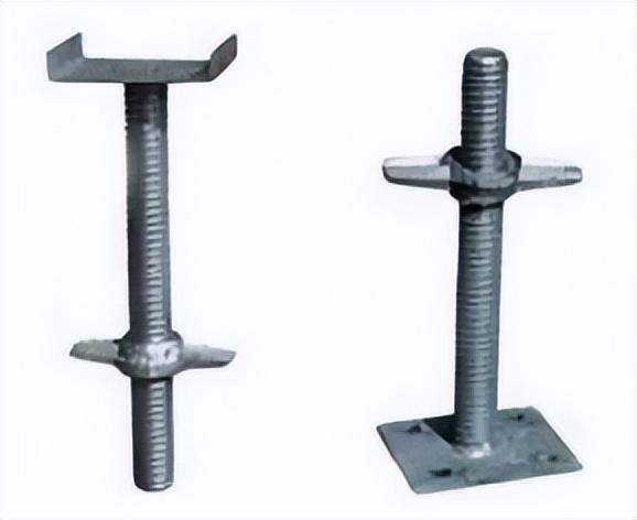 可调托撑分为底托和顶撑 ,分别设置在支架钢管顶部和底部.