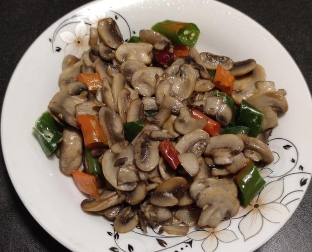 小炒蘑菇—快手家常菜的做法