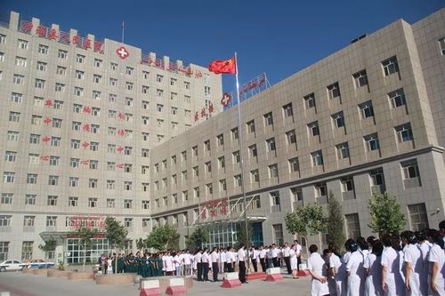 沙雅县人民医院举行升国旗仪式