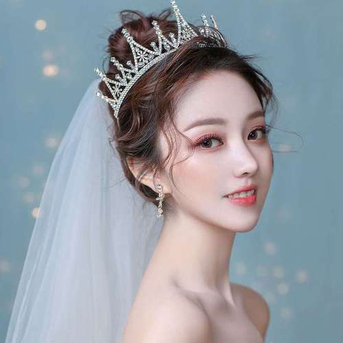 头纱新娘主婚纱皇冠三件套新款韩式大气超仙生日礼服结婚配饰女