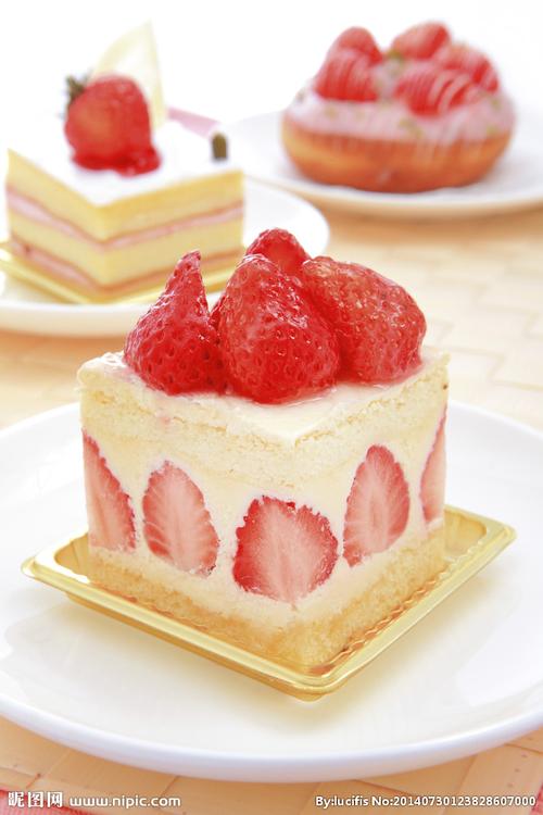 草莓小蛋糕图片