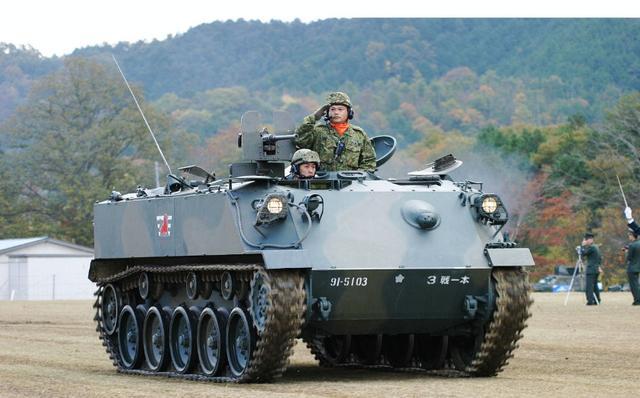 二战后日本研制的第一代履带式装甲人员输送车也只有日本人能用