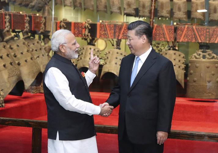 4月27日,国家主席习近平在武汉会见来华进行非正式会晤的印度总理莫迪
