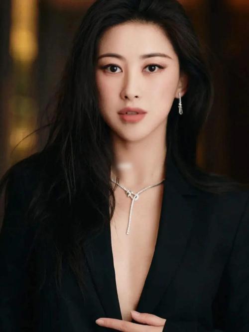 中国女明星最新颜值排行榜100名(全球最美面孔100强榜的中国大陆女星)