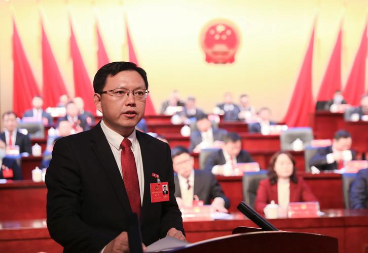 向宪法宣誓红安县委书记刘堂军主持大会并讲话