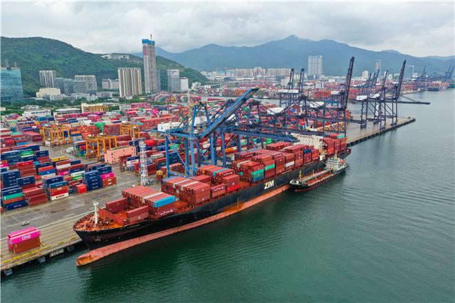 深圳市国际航行船舶保税燃料油在盐田港区完成首单加注