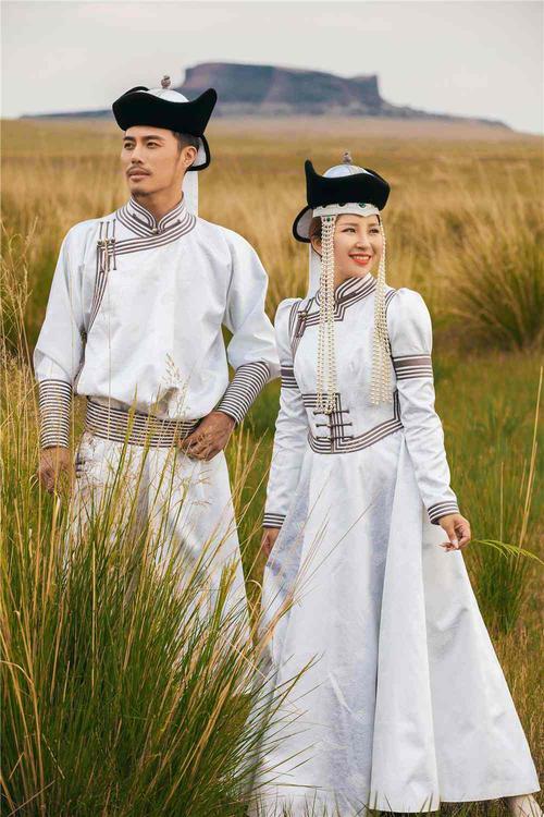 分享一组蒙古风情味的婚纱照|资阳婚纱摄影