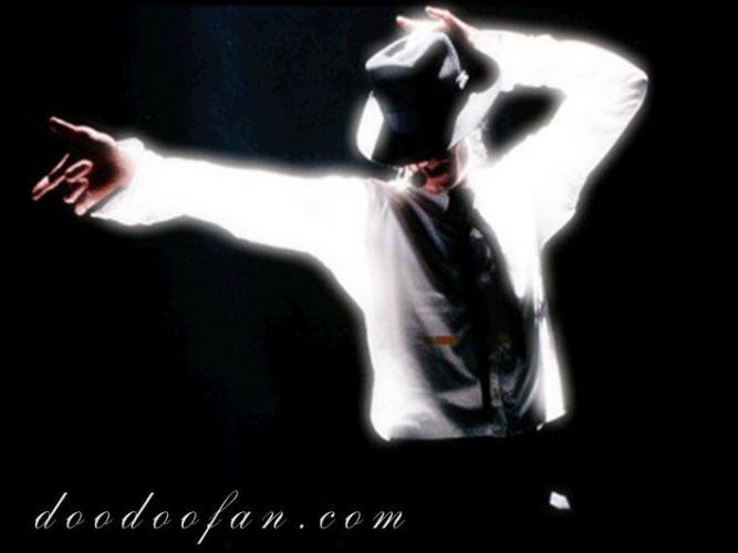就是 迈克尔杰克逊的一个黑色跳舞动作.不要迈克尔杰克逊额脸.