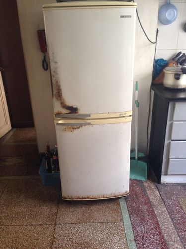 旧冰箱是修理还是买新的?