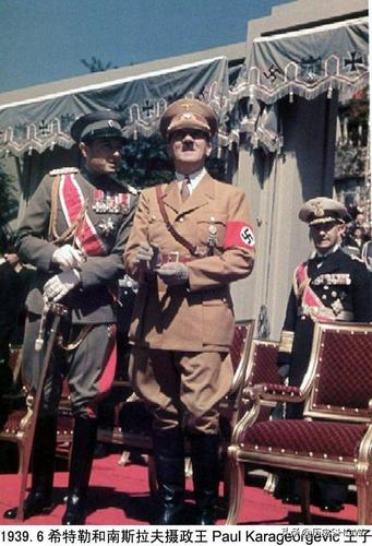 纳粹德国法西斯头子希特勒的彩色历史照片:希特勒喜爱大口径武器_手机
