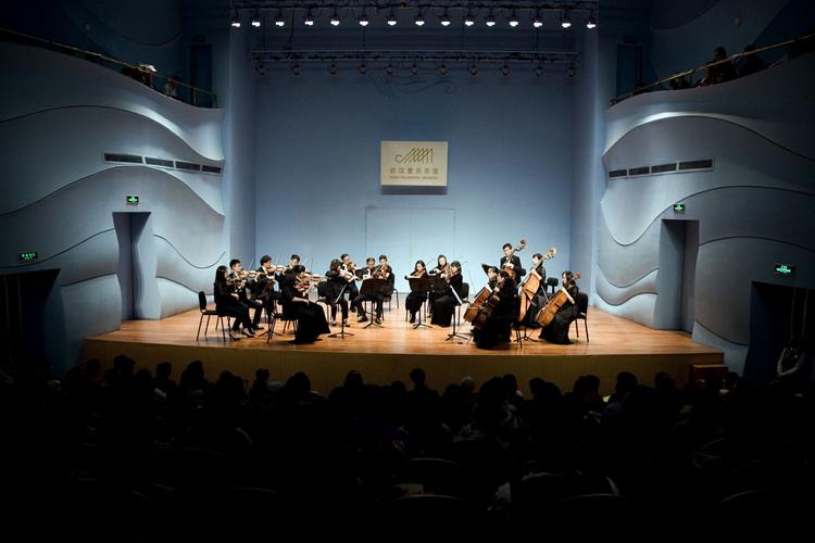 武汉爱乐乐团室内音乐会,古典雅乐伴中秋,昨晚在琴台音乐厅精彩呈现 -