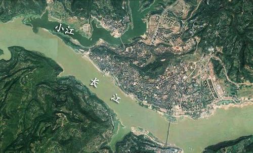 卫星上看重庆云阳:地处两江交汇的县城,被称为"梯城"