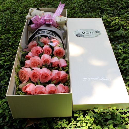 西安鲜花店同城速递 红玫瑰花巧克力礼盒 长方形盒装生日送花