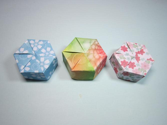 一张纸折出漂亮的六角月饼盒,简单六角收纳盒子手工折纸教程