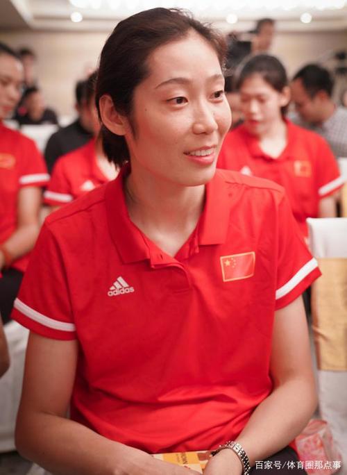 中国女排队长朱婷再次登上热搜榜 人民日报等媒体关注