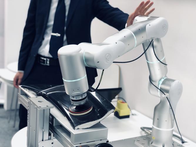 原创第三代机器人来了flexiv在德国汉诺威展发布首个自适应机械臂