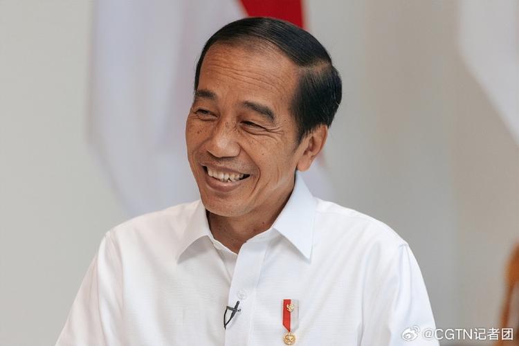 印尼总统佐科·维多多抵达成都,将出席大运会开幕式并对中国进行访问