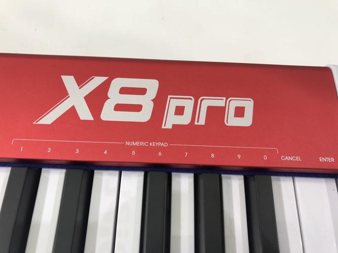 上海乐展 2017:midiplus x6 pro 和 x8 pro 键盘   音频接口   电钢