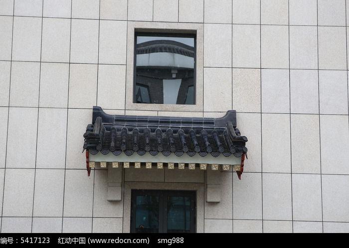 北京民居的琉璃青瓦门头