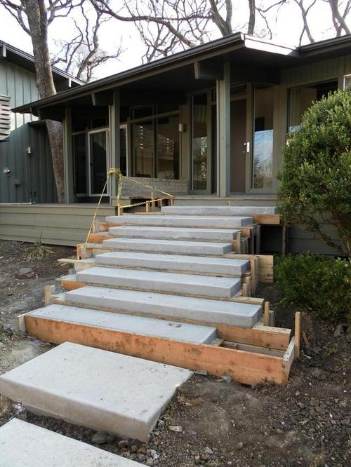 有个院子就该这样装木板打框浇水泥做庭院楼梯30年也不怕过时