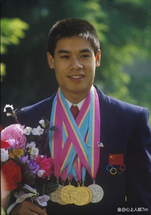 壮族,出生于1963年3月10日,是一位奥运冠军和原中国著名体操队运动员