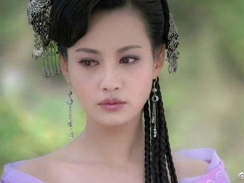 2010年,一部《活佛济公》让杨雪再次进入大家的视线,彼时人们对她印象