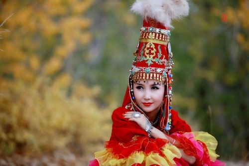 摄影 哈萨克·姑娘 写美篇        美丽的哈萨克族姑娘木丽德尔,俏丽
