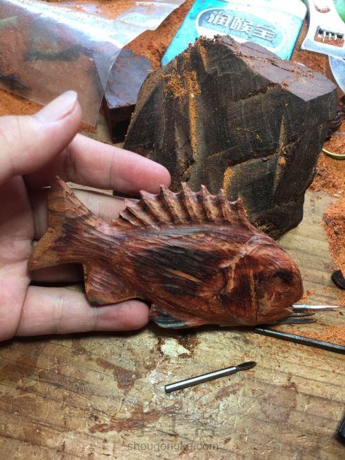diy手工木雕鱼的制作过程