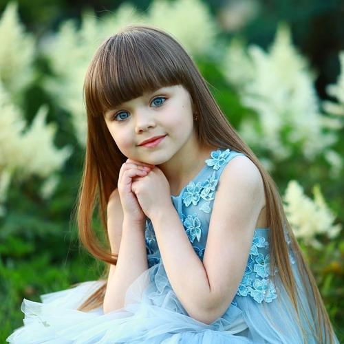 ins粉丝百万年仅6岁小萝莉获赞世界上最美的女孩