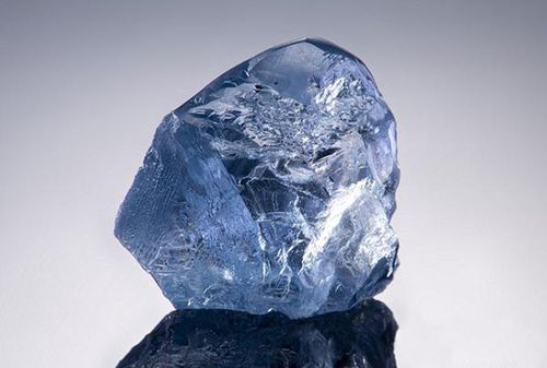 这颗蓝钻2019年9月开采自南非 cullinan(库里南)钻石矿,为 type iib