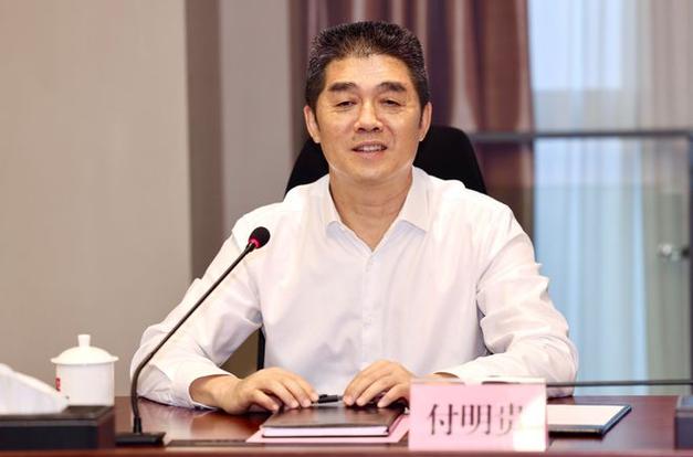 7月26日,湖北港口集团有限公司召开干部大会,湖北省委组织部宣布省委