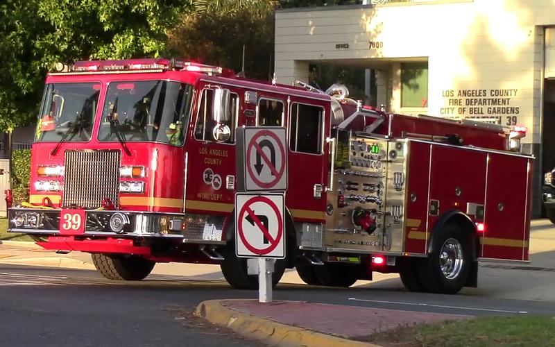 洛杉矶郡消防局39号水罐车和39号救援车出警
