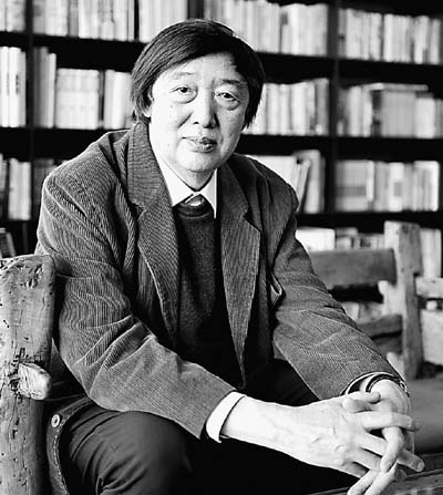 大概列数中国作家,没有人比冯骥才的头衔更多.