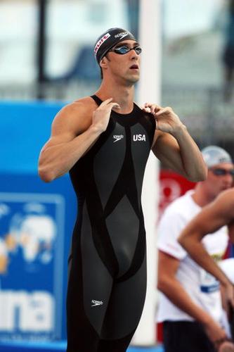 图文-男子4x100米自由泳接力决赛 菲尔普斯亮相