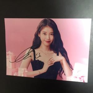 包邮 iu 李知恩 亲笔签名周边照片 韩国明星宣传照杂志照冲销收