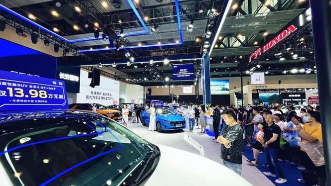 本次车展将在泉州晋江国际会展中心举行,展馆面积达到4万平方米,将有