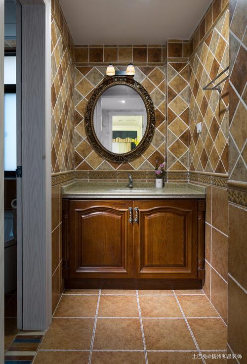 130平3居室美式家居风格卫生间美式经典卫生间设计图片赏析
