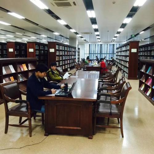 南京毕业季|南京大学创意毕业照,我们一起在图书馆走过