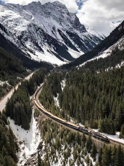 "落基山之光"列车满足您对旅行的一切美好幻想#落基山之光火车之旅