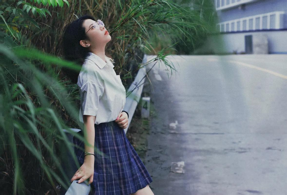 日式清新人像摄影 #jk制服拍照姿势分享 #青春疼痛文学  - 抖音