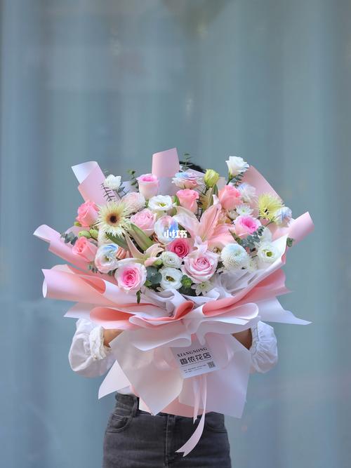 粉色系鲜花花束包装教程