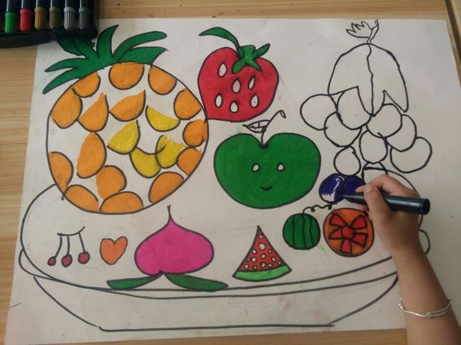 色彩画,不同的水果乐园.
