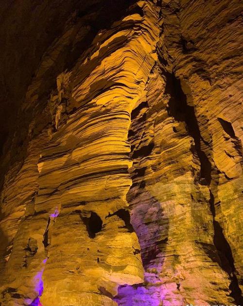 国内已探明最大的溶洞:垂直高74米还有大瀑布,洞中有山山中有洞