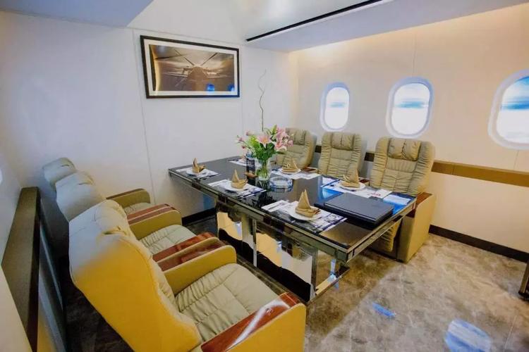 厦门首家法兰度航空主题餐厅,把飞机开进餐厅.