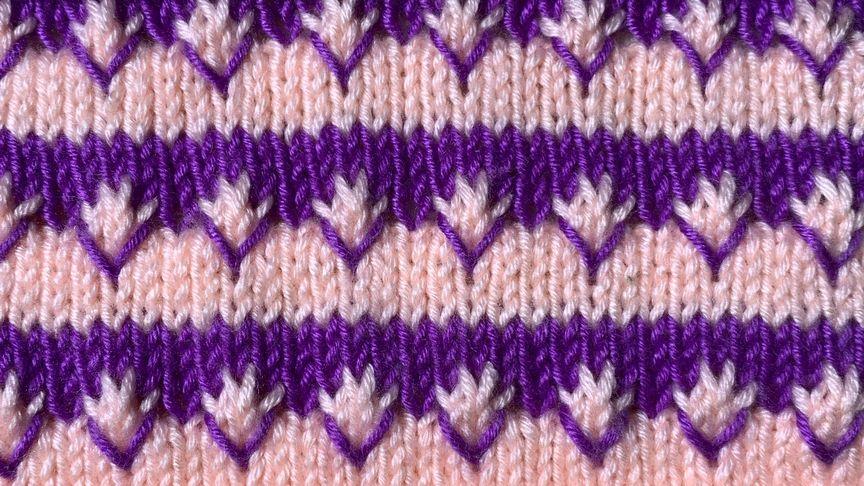 漂亮的双色提花编织教程,适合给小朋友编织毛衣的一款花样.